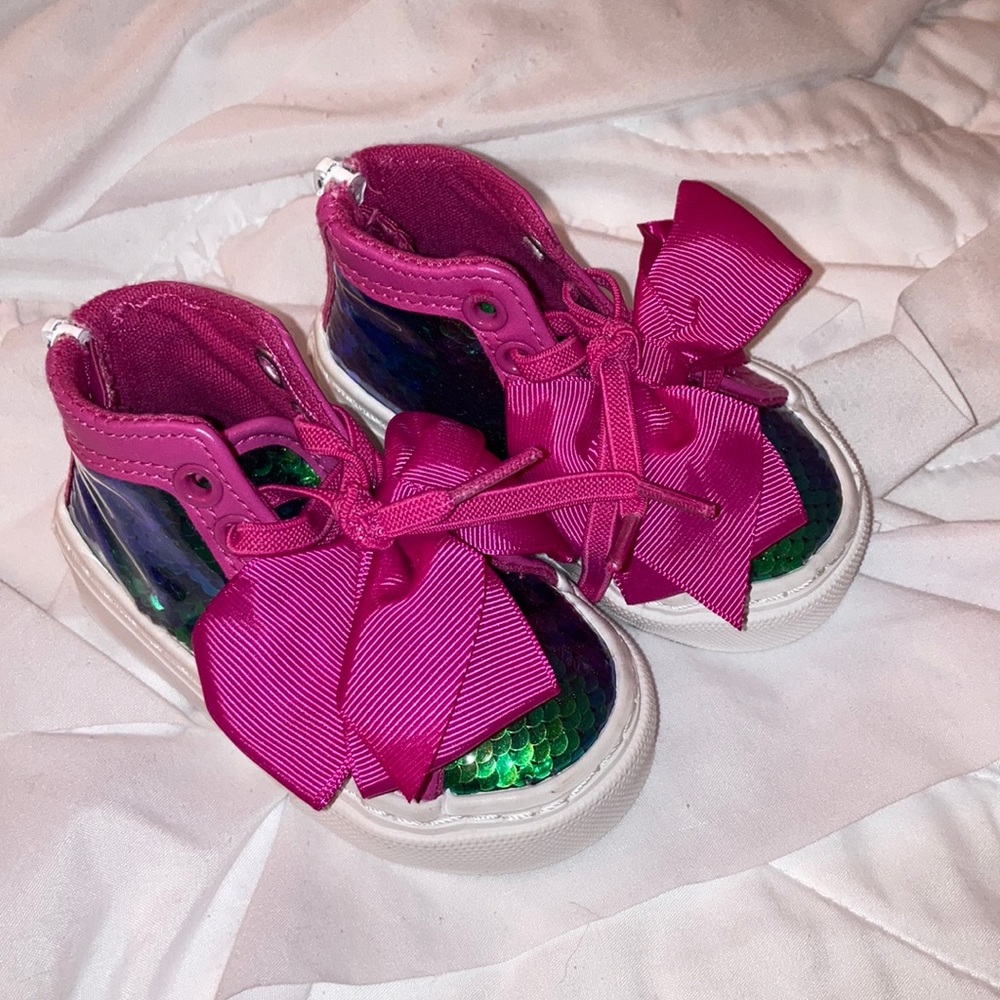 JoJo Siwa sneakers